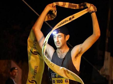 ג'וש פלדמן מנצח | צילום: ארז ארטנשטיין, שוונג