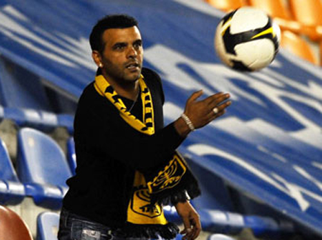 חולה על כדורגל. אייל גולן