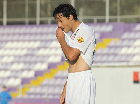 עונש כבד, טל (אלן שיבר)