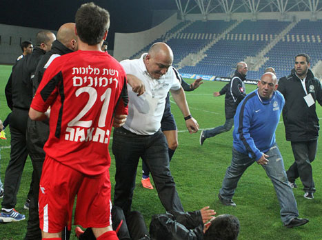 ממן פוגע בחטיב. הקלה בעונשו (וואלה)