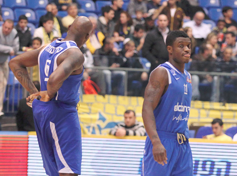 מחפשים מקום עבודה אחר. שחקני אשקלון (אלן שיבר)