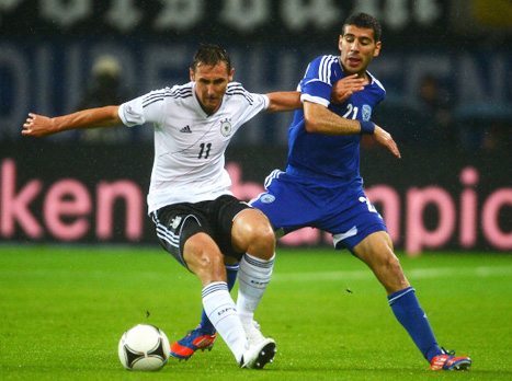 תקע יתד בהגנה של הנבחרת. טיבי (GETTYIMAGES)