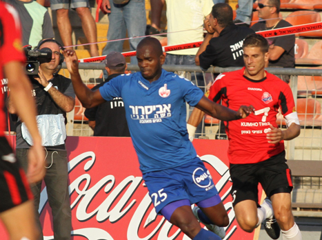 סוארס מול טרטצקי בעונה שעברה. מי תחייך הפעם? (יוסי שקל)