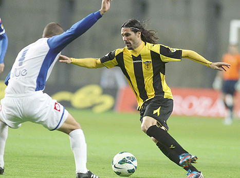 עכשיו הוא כבר מאושר. פרננדס (אלן שיבר)