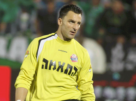 עדין בין הקורות. קאלה (אלן שיבר)