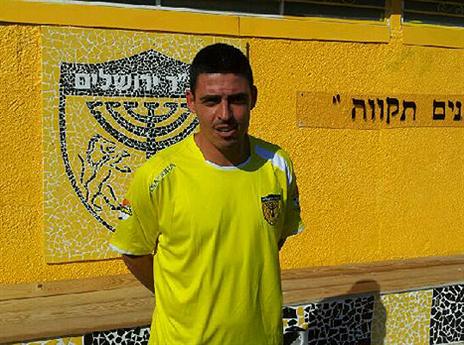 יפתח שוב על הספסל. רביבו