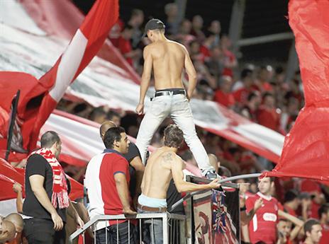 בהפועל ת"א יכולים לשחרר הרבה לחץ (אלן שיבר)