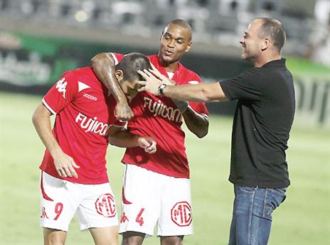 האדומים יכולים לנשום לרווחה (אלן שיבר)