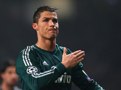 רונאלדו עושה כבוד לאוהדי יונייטד