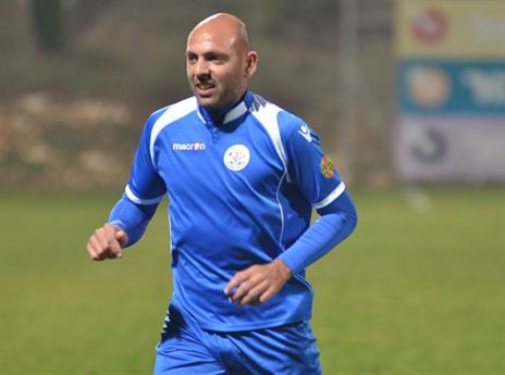 אפילו הוא עזב. סימנטוב (דאבל פס)