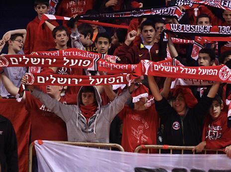 והייתה גם הצגה ביציעים (אלן שיבר)