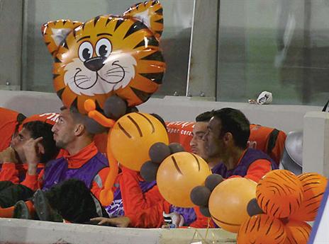 חגיגה צבעונית בבלומפילד (אלן שיבר)