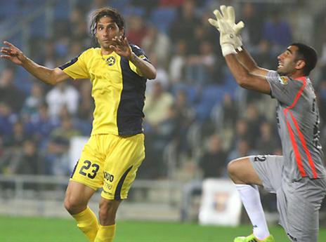 בדש. חסר חלוץ שני במקום יצחקי