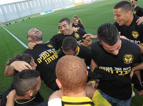 ערן לוי. ביבשה, ובאוויר (אלן שיבר)