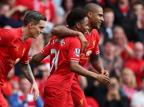 מקבל ברכות מהחברים אחרי עוד שער