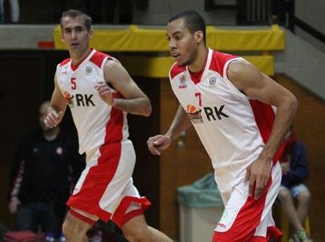 גורדון וארטלי. לזה גליל לא ציפתה