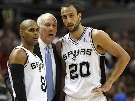 פופוביץ', ג'ינובילי ומילס, רואים את הגמר באופק (GETTYIMAGES)