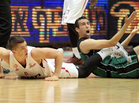 על הפרקט, מלחמה היתה גם היתה (צילום: אלן שיבר)