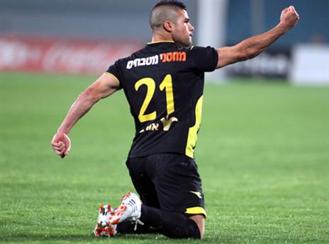 מויאל. רק נותרה החתימה