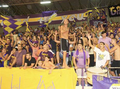 עם מפגן כזה, חייבת להיות לחולוניה עונה טובה (אלן שיבר)