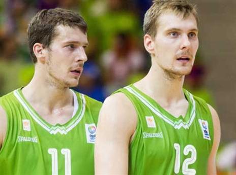 מה קורה, אחי? זוראן דראגיץ' (מימין) מצטרף לגוראן