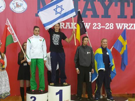כל הכבוד! נילי  בלוק ניצחה את אלופת העולם והביאה מדליה (צילום: בני קוגן)