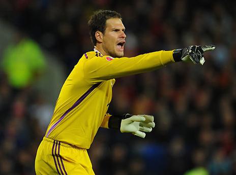 מול הבלגים זה קשה לשמור על השער. בגוביץ' (getty)