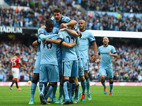 ערימה של חבר'ה על הדשא (gettyimages)