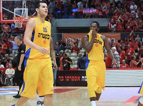 פניני, הספיק להתעמת עם הקהל המקומי (אלן שיבר)