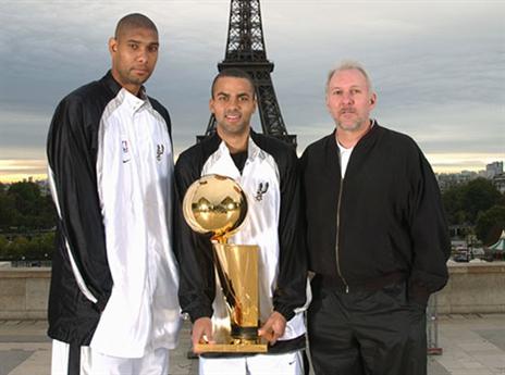 פארקר הצטרף והתארים זרמו