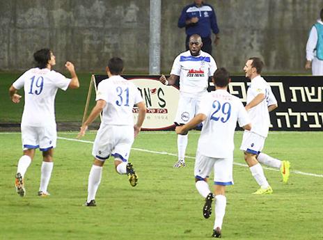 יזנקו לחלק העליון? שחקני מכבי פ"ת (אלן שיבר)