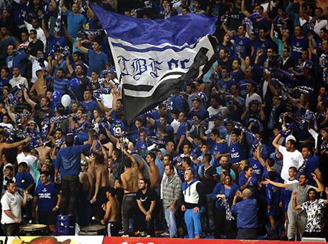 הניצחון בדרבי מביא את אוהדי הפועל פ"ת בהמוניהם (אלן שיבר)