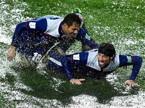 שייטו לניצחון. שחקני קרוס אסול והשלולית (GETTYIMAGES)
