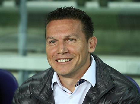 בכר ממשיך לחייך (עודד קרני)