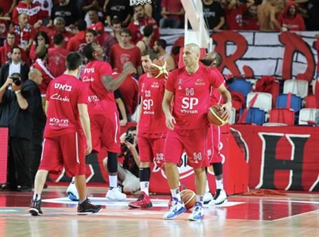 לפני המשחק עוד חלמו בהפועל על מופע נוסף (אלן שיבר)