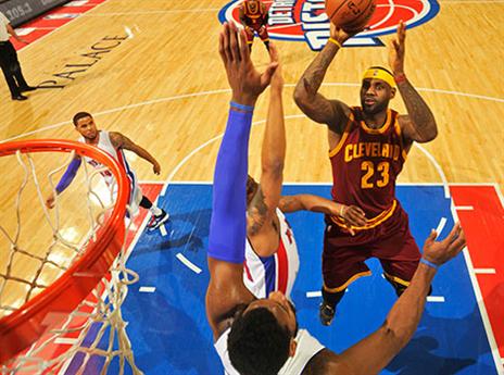 לברון. לקח פיקוד ברבע השני (getty)