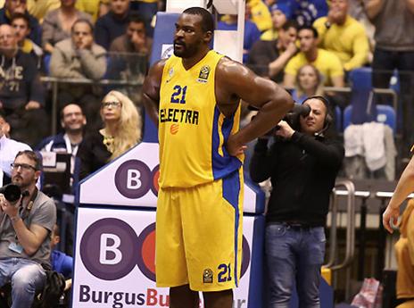 סופו, עבד קשה גודס, הגיב אחרי הלם בפתיחה (אלן שיבר)