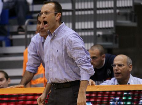 לא לוקח חופש. שמיר (מנהלת הליגה)