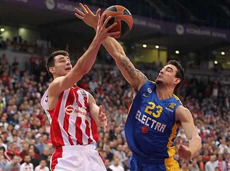 יותר מדי שלשות, פחות מדי ביקורים על הקו (gettyimages)