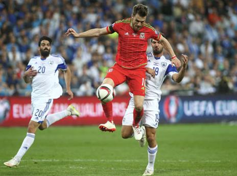 שלט לחלוטין במרכז השדה. ראמזי (צילום: אלן שיבר)