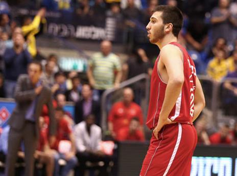 תמיר בלאט, שיחק בדרבי באדום (אלן שיבר)