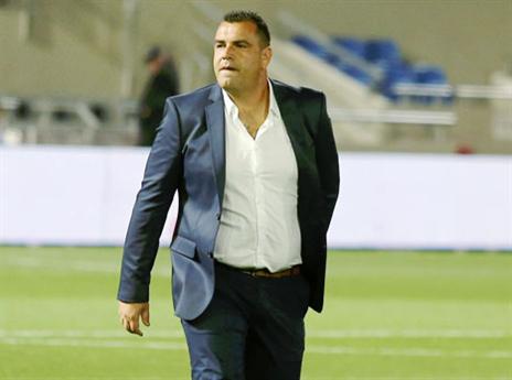 מצפה מעצמו ליותר. קורצקי (אלן שיבר)