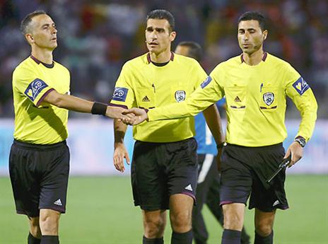 חכמון (מימין), לא ישפוט הערב את עכו (אלן שיבר)