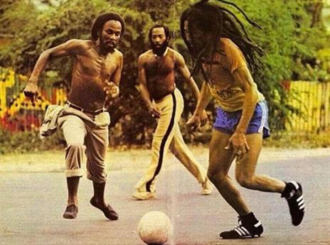 שיחק בכל הזדמנות