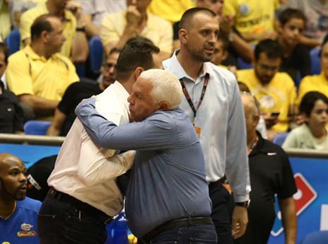 כנראה הפעם האחרונה שאנחנו רואים את הציוות הזה. גודס וגרשון (אלן שיבר)