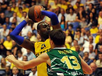 יחזור לצהובים? פישר (ניר בוקסנבאום)