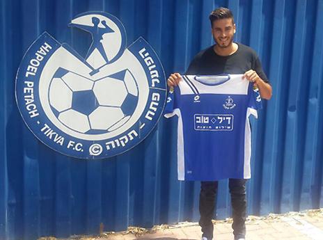 חדש בכחול. בן מלכה והחולצה