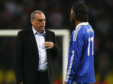 דרוגבה משוחח עם גרנט לאחר אותו גמר ב-2008 (Getty)