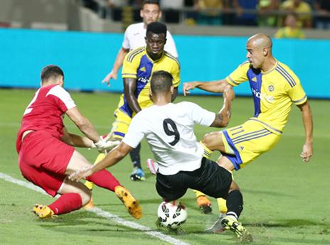 קרב קשוח (צילום: אלן שיבר)