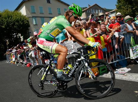 סאגאן. רכב עם החולצה הירוקה (GETTY)